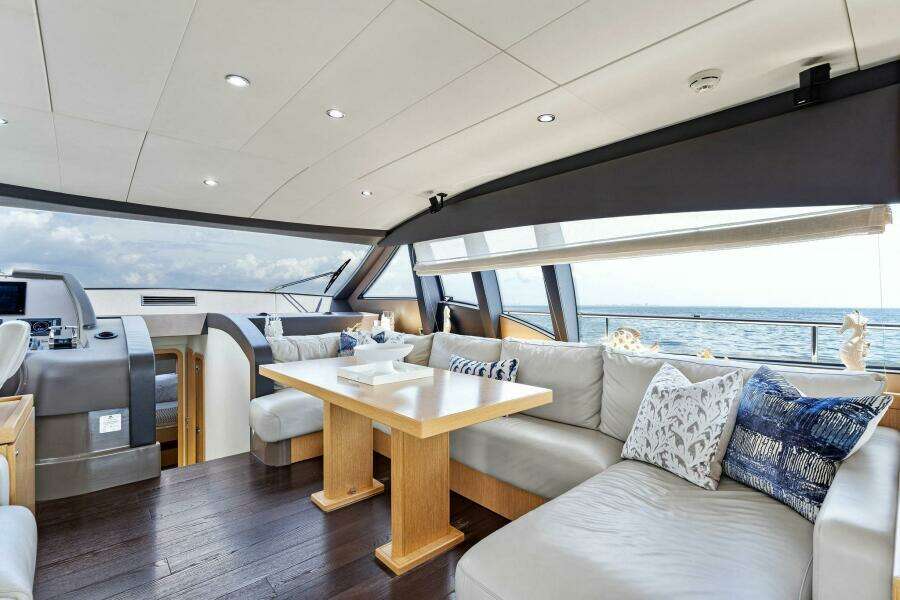 2013 Ferretti Yachts 620