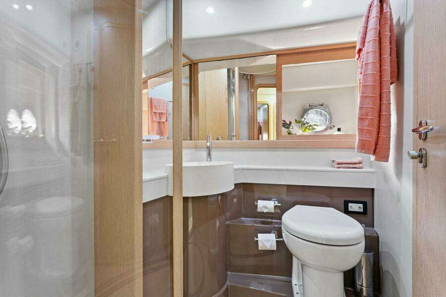 2013 Ferretti Yachts 620