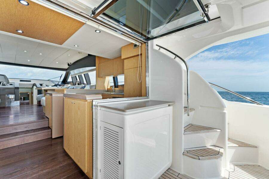 2013 Ferretti Yachts 620