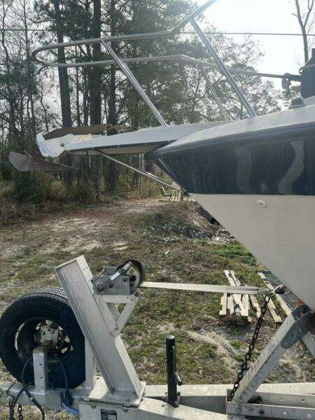 1989 Carver 2557 Montego