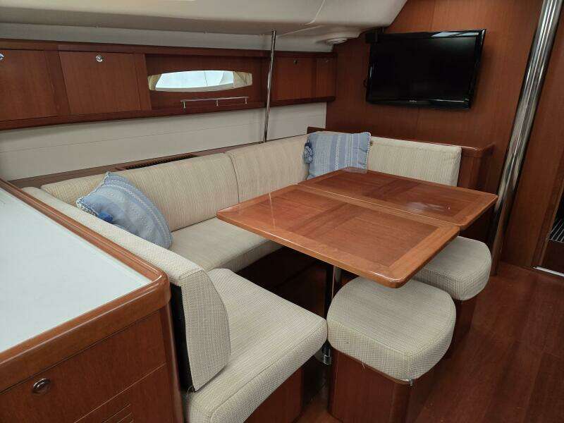 2007 Beneteau 49