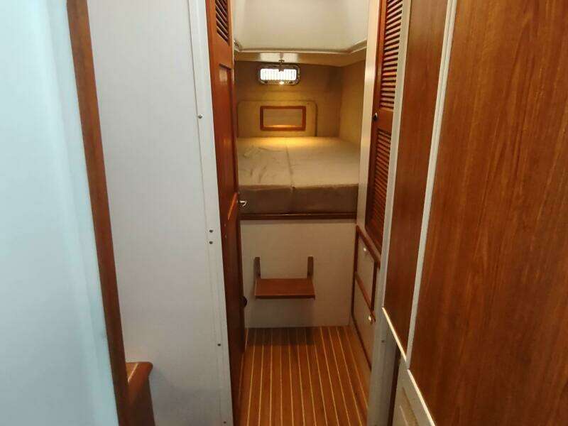 2002 Endeavour Catamaran Trawlercat 36