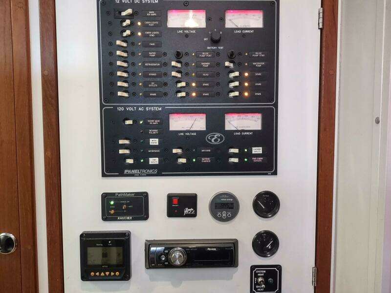 2002 Endeavour Catamaran Trawlercat 36