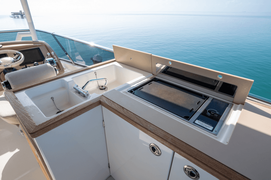 2019 Monte Carlo Yachts MC6