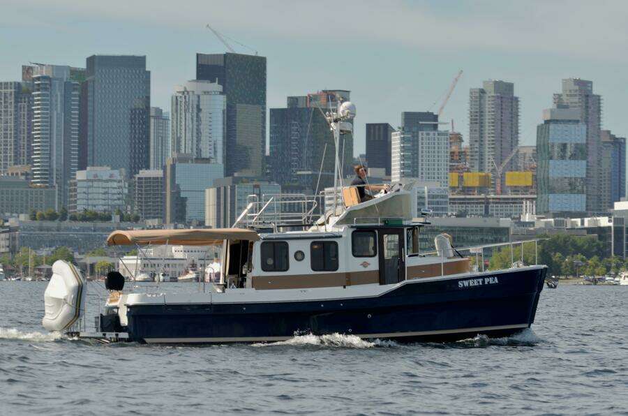 2013 Ranger Tugs R-31 CB