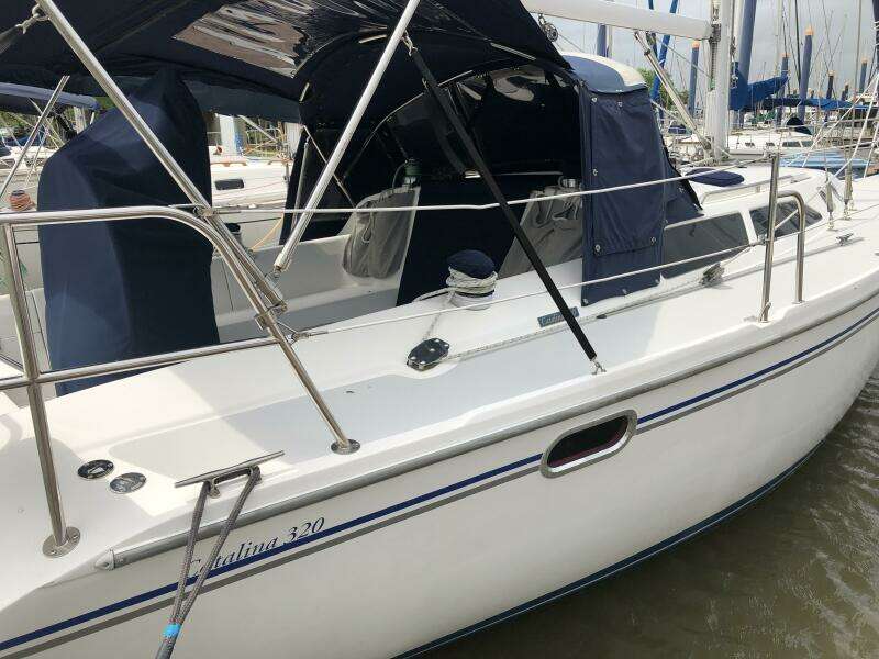 2005 Catalina 320