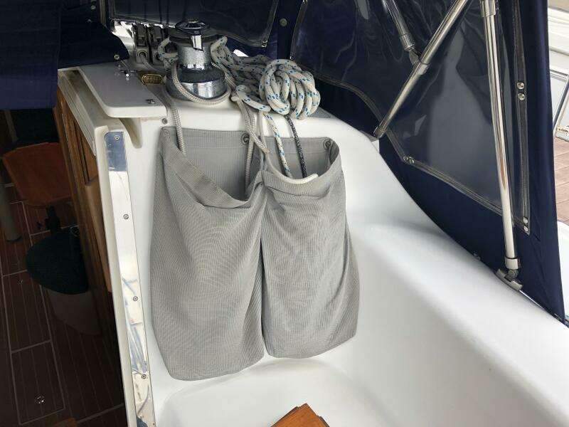 2005 Catalina 320