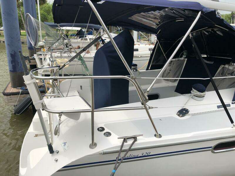 2005 Catalina 320