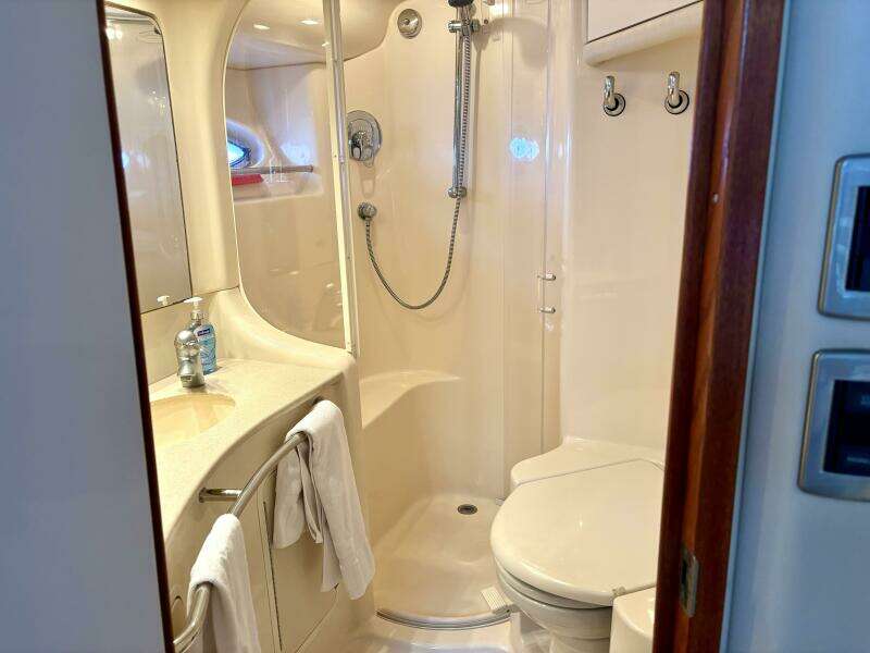 2004 Sea Ray 48 Sedan Bridge