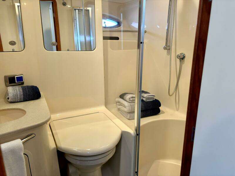 2004 Sea Ray 48 Sedan Bridge