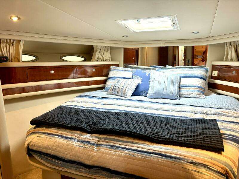 2004 Sea Ray 48 Sedan Bridge