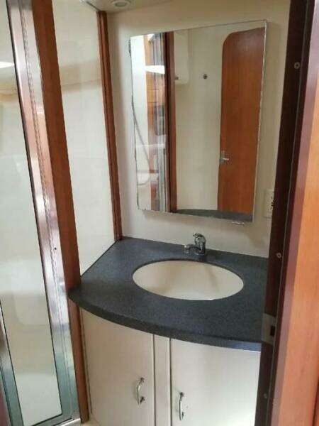 2002 Luhrs Express 36