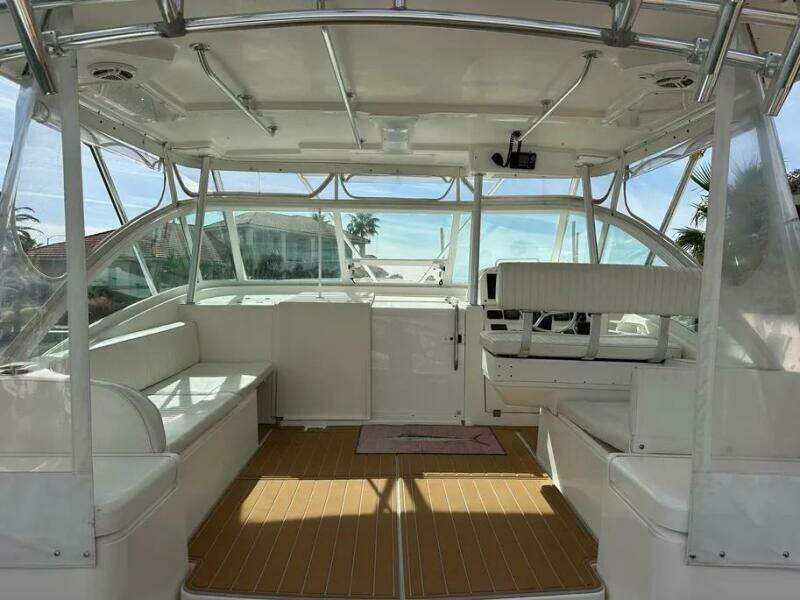 2002 Luhrs Express 36