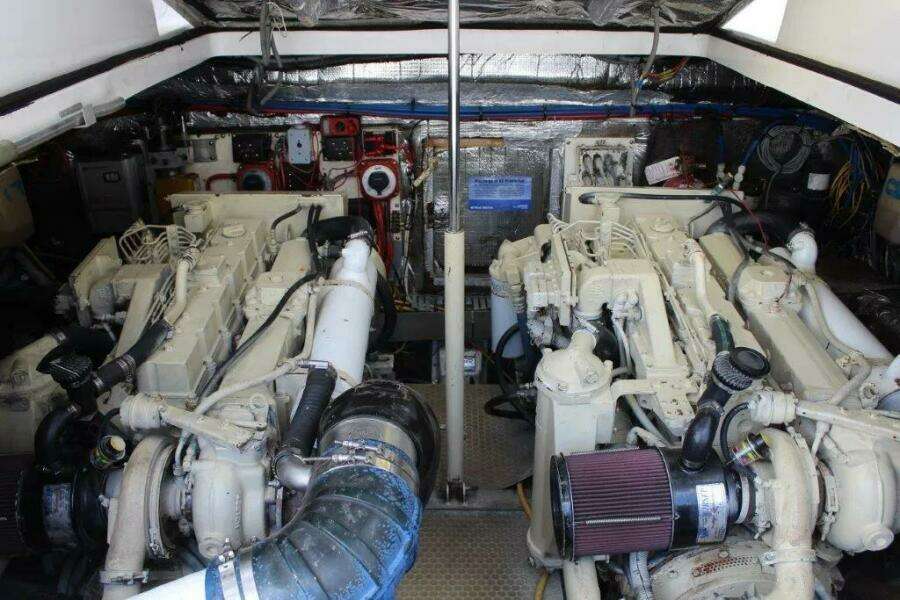 2002 Luhrs Express 36