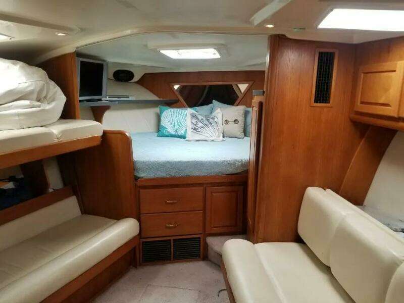 2002 Luhrs Express 36