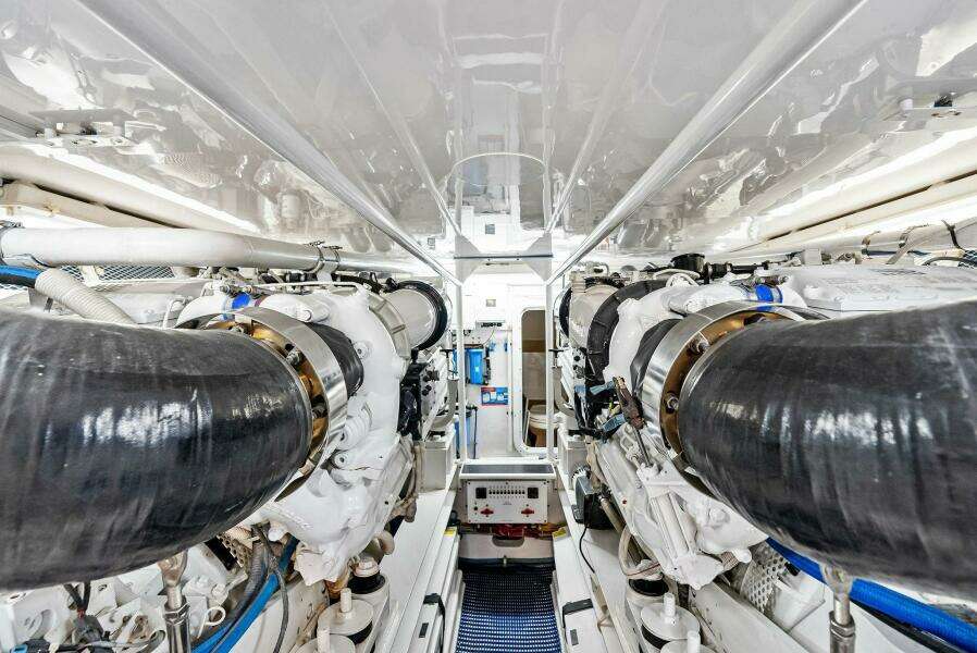 2002 Viking 65 Convertible 'Cajun Queen'