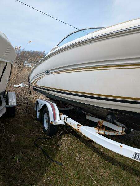 Sea_ray_210_star_bow_1