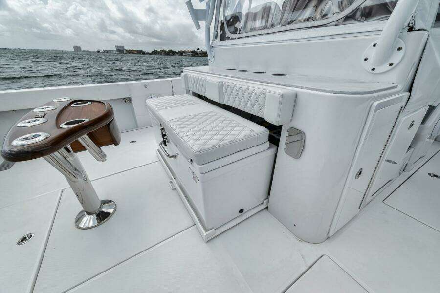 2024 Front Runner 47 CC