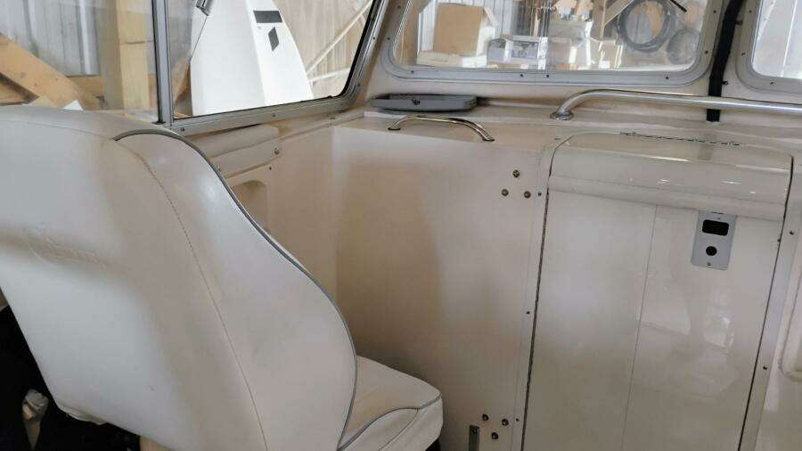 2009 McKee Craft Pilothouse 28