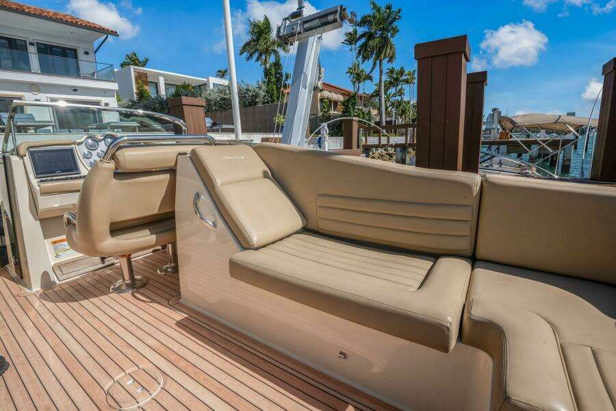 2013 Chris-Craft Launch 32