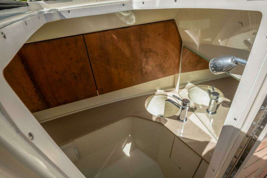 2013 Chris-Craft Launch 32