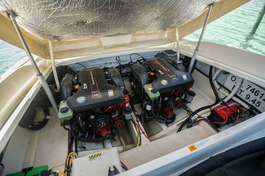 2013 Chris-Craft Launch 32