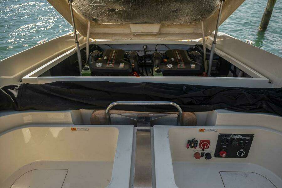 2013 Chris-Craft Launch 32