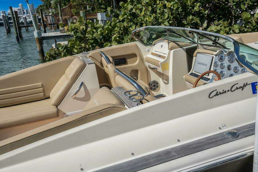 2013 Chris-Craft Launch 32