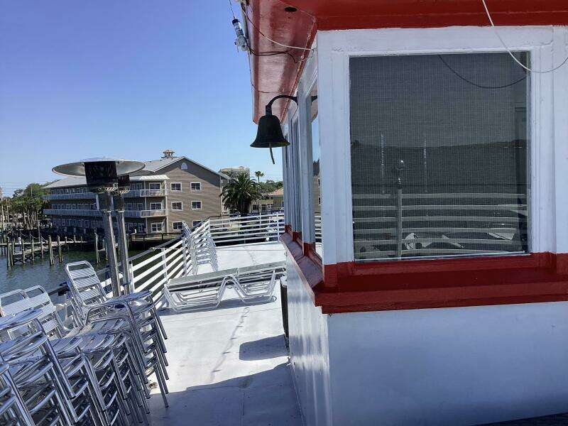 1984 Custom Vinette 99 Paddle Wheel