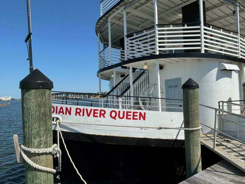 1984 Custom Vinette 99 Paddle Wheel