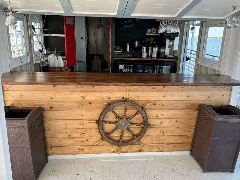 1984 Custom Vinette 99 Paddle Wheel