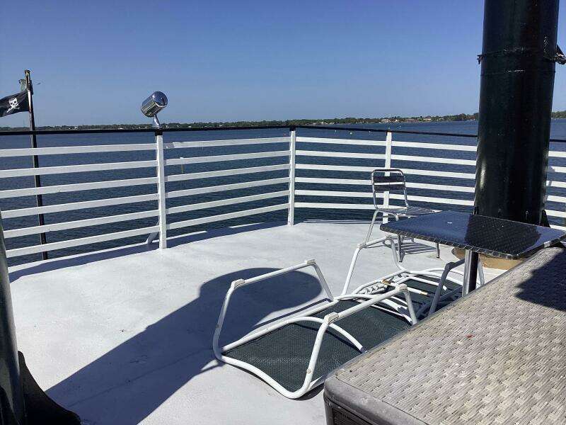 1984 Custom Vinette 99 Paddle Wheel