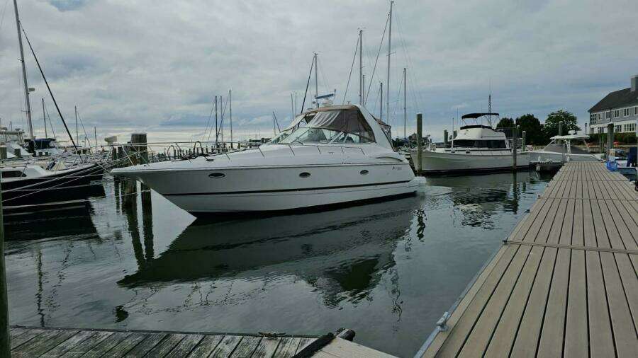 2001 Cruisers 3672 Express