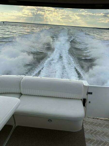 2001 Cruisers 3672 Express