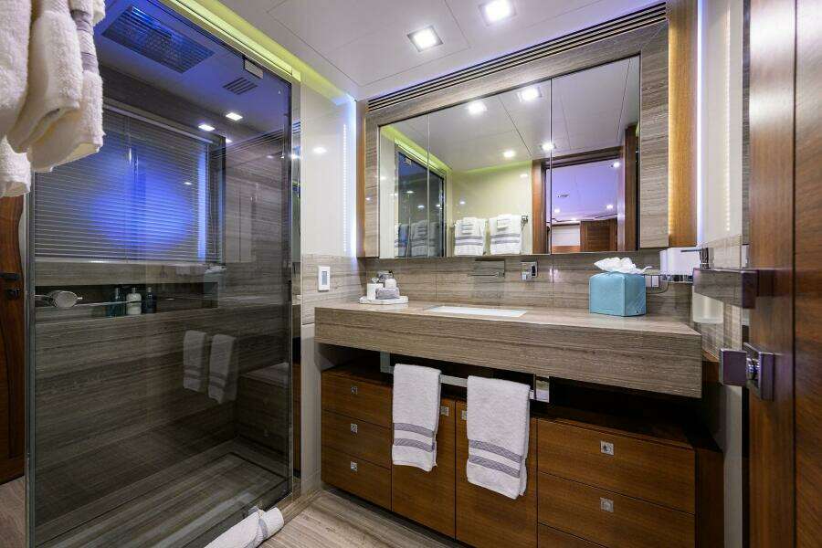 Guest Head- Forward Port