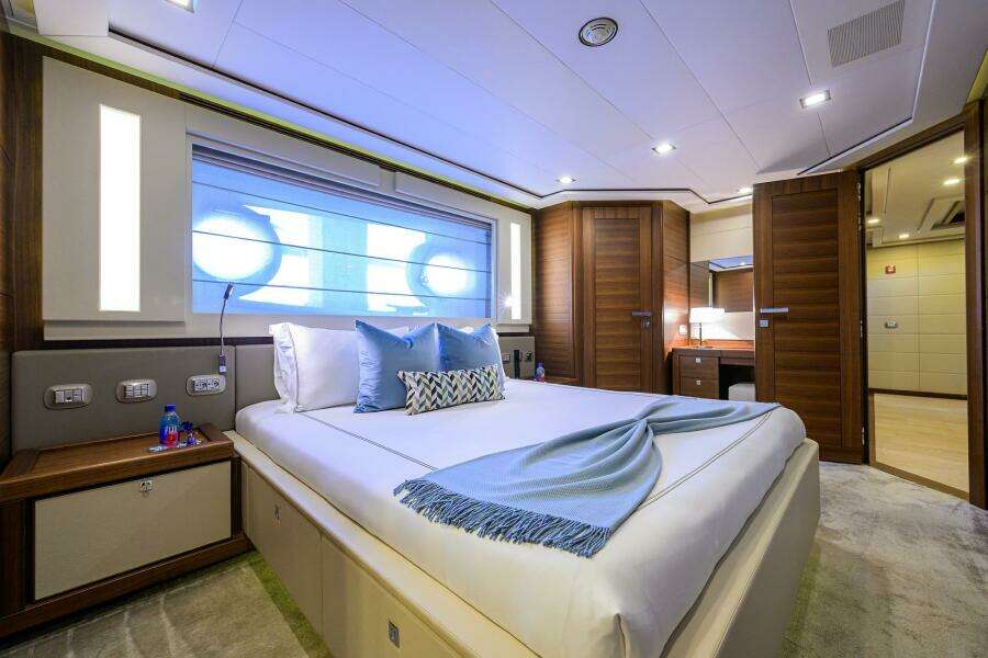 Guest Stateroom - Lower Port
