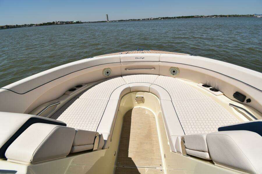 2023 Chris-Craft 31 Launch GT