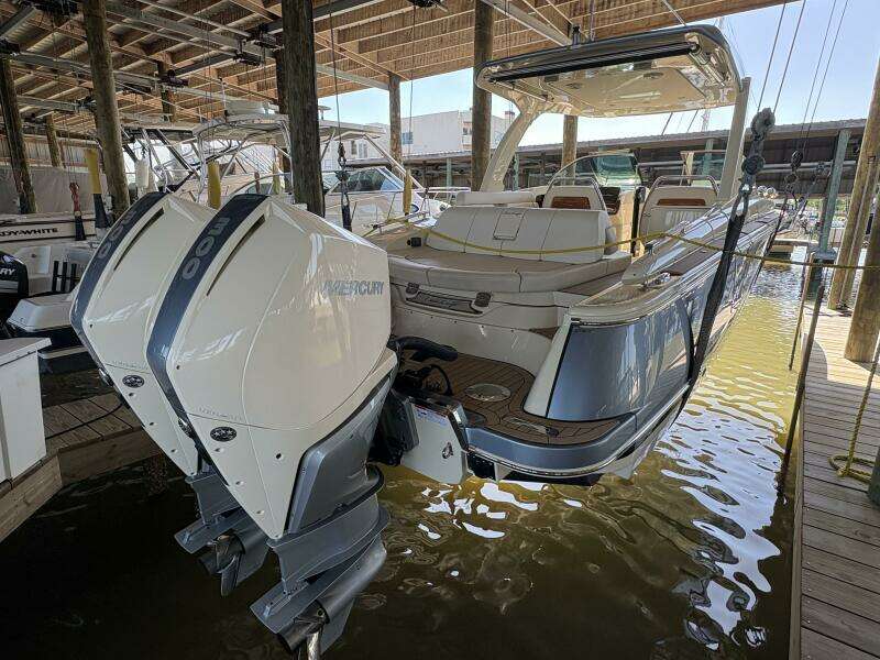 2023 Chris-Craft 31 Launch GT