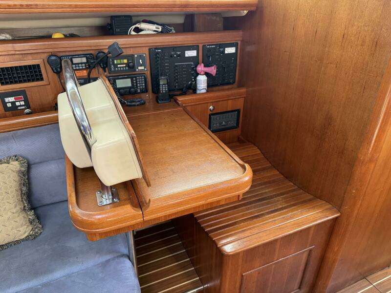 2007 Hunter Deck Salon