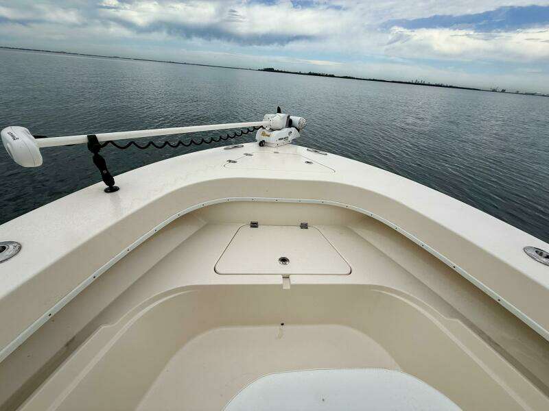 2019 Young Boats 27 - Bow 