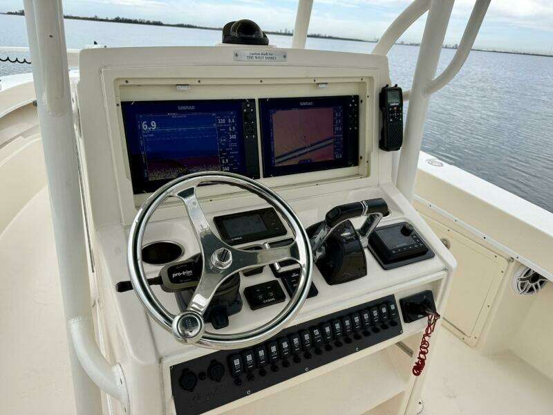 2019 Young Boats 27 - Helm