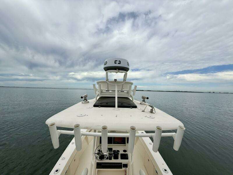 2019 Young Boats 27 - Rod Holders 