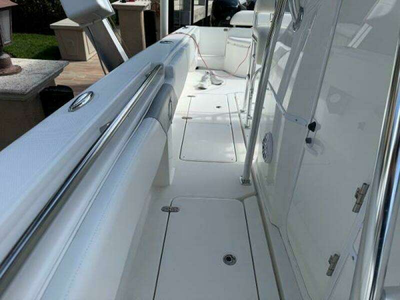 2008 Fountain 34 Center Consoles