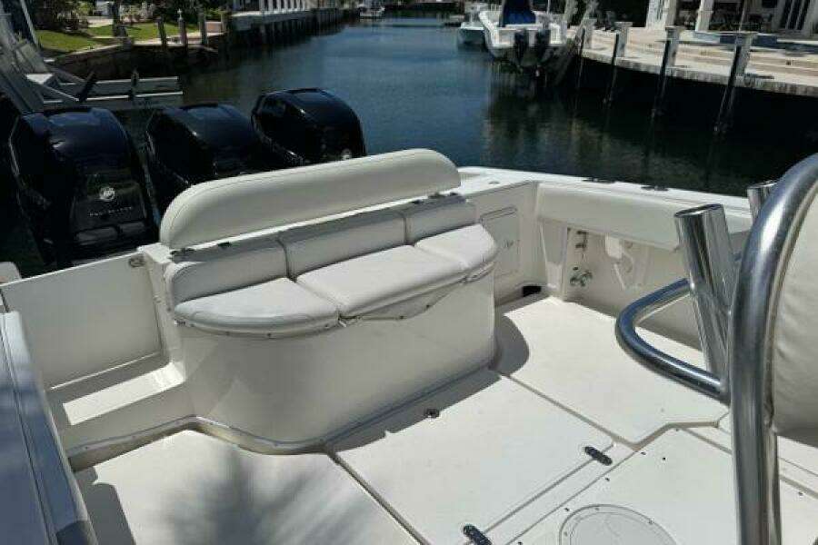 2008 Fountain 34 Center Consoles