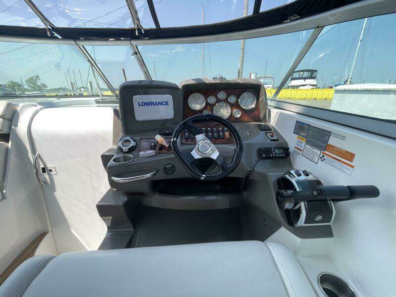 2013 Rinker 310 Express Cruiser
