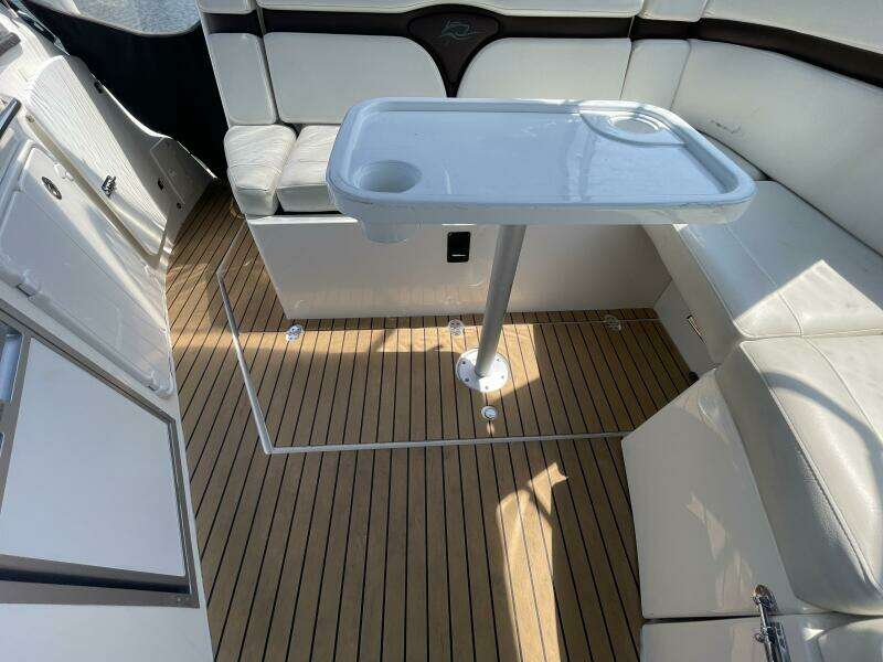 2013 Rinker 310 Express Cruiser