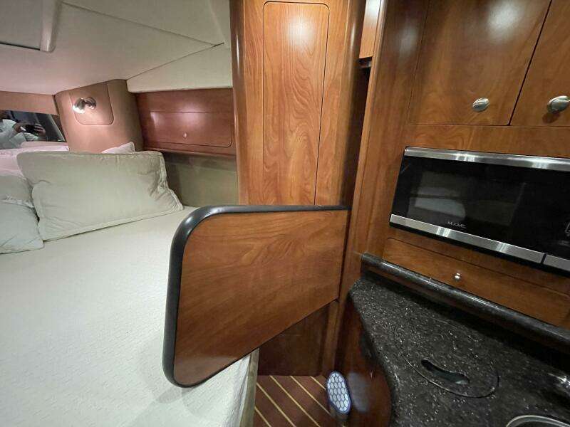 2013 Rinker 310 Express Cruiser