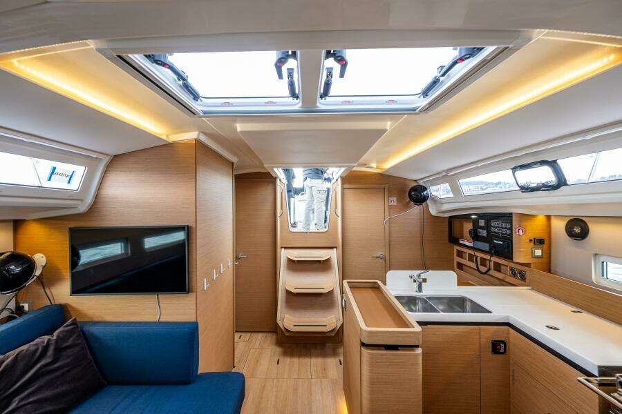2022 Jeanneau Sun Odyssey 410