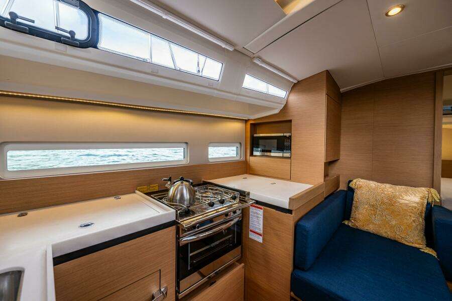2022 Jeanneau Sun Odyssey 410