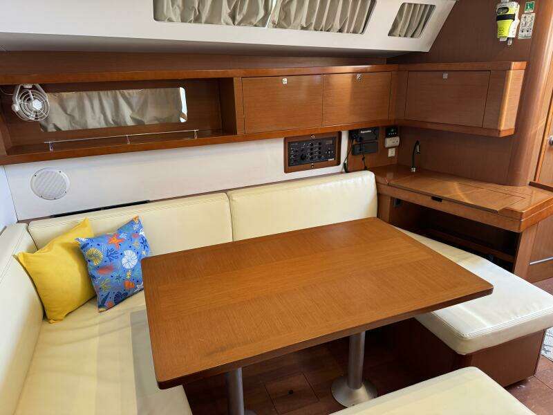 2016 Beneteau Oceanis 45